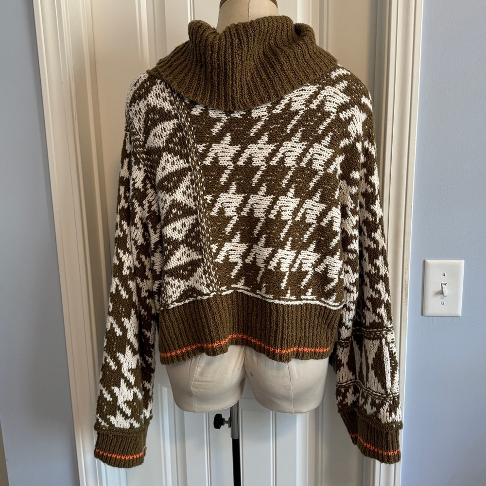 Free People Small Jupiter Sweater ~ Houndstooth Cropped Oversized Cowl Neck - Picture 3 of 8